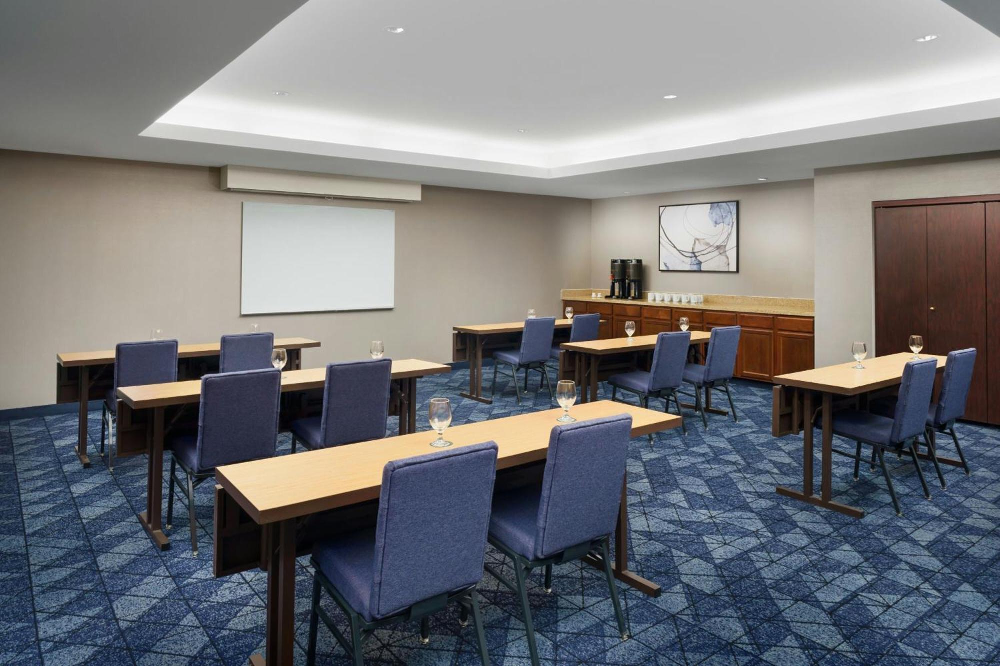 Courtyard Chicago Midway Airport Ξενοδοχείο Bedford Park Εξωτερικό φωτογραφία